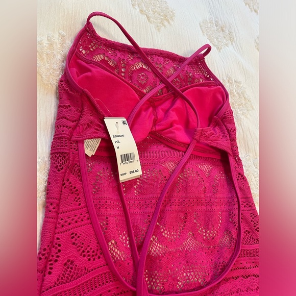 NWT Kenneth Cole Reaction Suns Out Crochet Buns Out Swimsuit in Pink swim - Picture 7 of 8